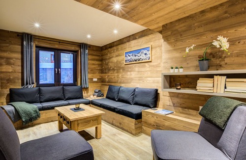 Plagne 1800 Ski Chalet | Spacious chalet in resort center, 10 people, pets allowed