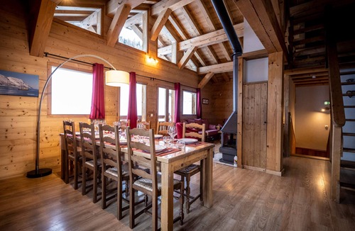 Plagne 1800 Ski Chalet | Spacious chalet with jacuzzi, pets allowed, near slopes