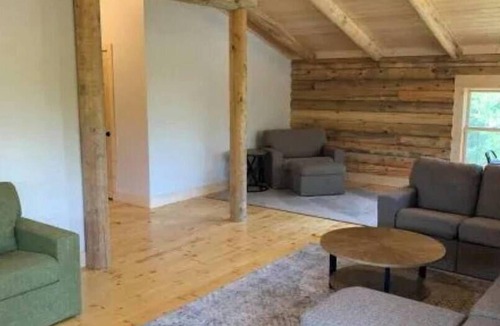 Ely Cabin | Spacious Cabin on the lake