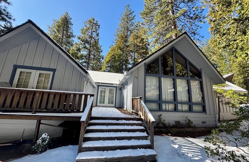 Strawberry Cabin | Spacious Cabin - Pinecrest & Dodgeridge Minutes Away