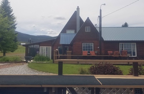 Kettle Falls House | Spacious Cabin Style House, Amazing Expansive Lake views!