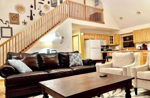 Berkeley Springs House | Spacious Cabin Right Next to Cacapon State Park