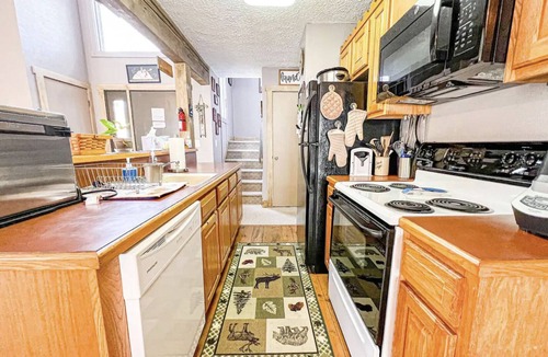 White Haven Cabin | Spacious Cabin w/hot tub , pool and lake access, sleeps 8