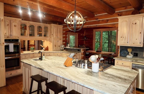 Cherry Log Cabin | Spacious cabin w/Hot Tub , 10 minutes from downtown Blue Ridge.