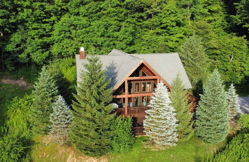 Edray Cabin | Spacious Cabin w/Hot Tub~2 King beds, fire pit