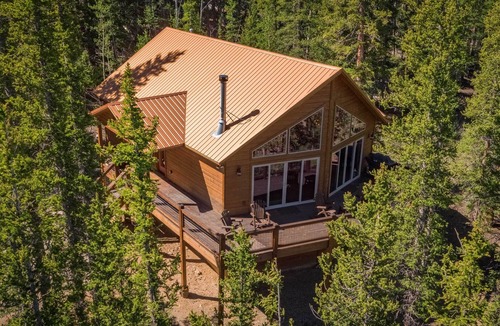 Michigan Hill Cabin | Spacious Cabin w/Views & Deck Near Jefferson Lake