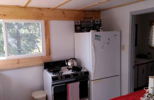 Benny Cabin | Spacious Cabin with Beachside Gazebo Ideal for an Ontario Holiday on Onaping Lake