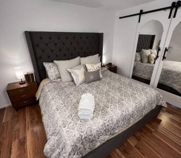 Loveland House | Spacious, Cal King Bed, Sleeps 6, Full Kitchen