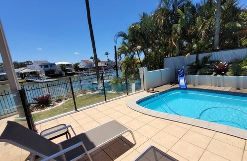 Mooloolaba Villa | Spacious Canal Home (& studio apt) - 2min to beach