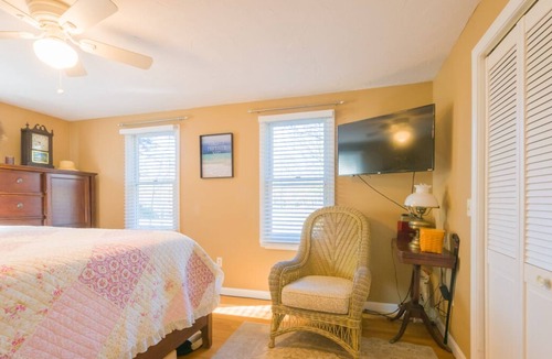 Forestdale House | Spacious Cape Style Located on Cul de Sac in Country Farms Estates