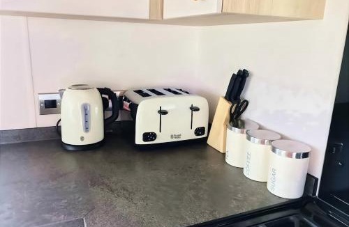 Holworth Apartment | Spacious Caravan - Durdle Door Holiday Park