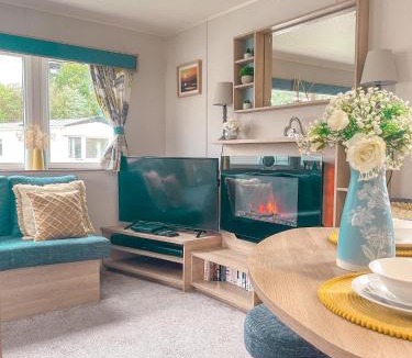 Grimsby House | Spacious Caravan - Thorpe Park Cleethorpes