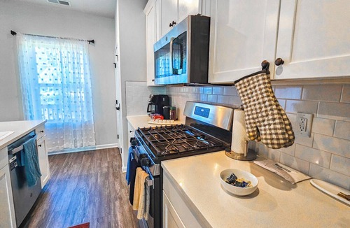 Cary House | Spacious Cary Haven - Mins to Downtown, RDU, WakeMed, Fenton, UNC Health