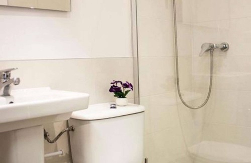 San Sebastian Centro Apartment | Spacious, Central and Authentic Family Apartment