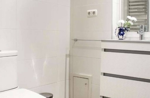 San Sebastian Centro Apartment | Spacious, Central and Authentic Family Apartment