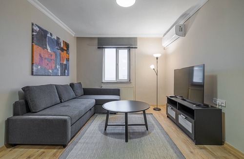 Zeytinburnu Apartment | Spacious Central Apartment Crossroads of Transports