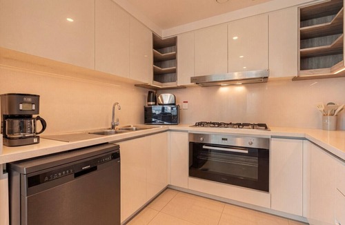 Za'abeel 2 Apartment | Spacious Central Downtown Home w/Burj View