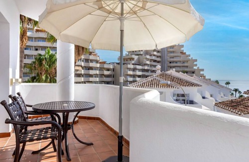 Benalmadena Costa Apartment | Spacious Central Studio | Costa del Sol | Sleeps 2