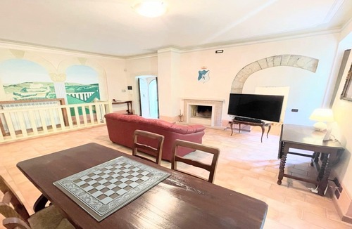 Spoleto Villa | Spacious centrally located townhouse - Spoleto - sleeps 10