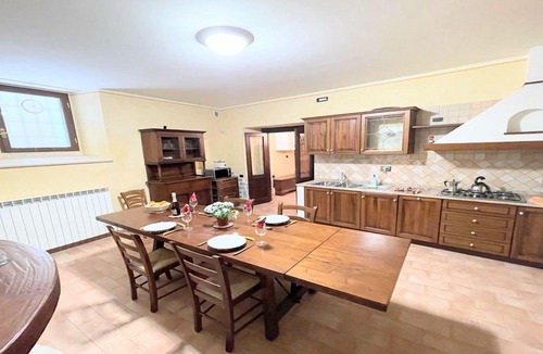 Spoleto Villa | Spacious centrally located townhouse - Spoleto - sleeps 10
