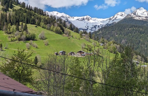 Areches Ski Chalet | Spacious Chalet for 10 - Family-Friendly, Well-Equipped, 4 Bedrooms, Great Views