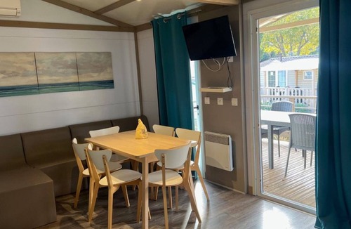 La Seyne-sur-Mer Ski Chalet | Spacious Chalet for 6 with Terrace