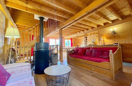 Crest-Voland Ski Chalet | Spacious chalet for 15, pets allowed, parking