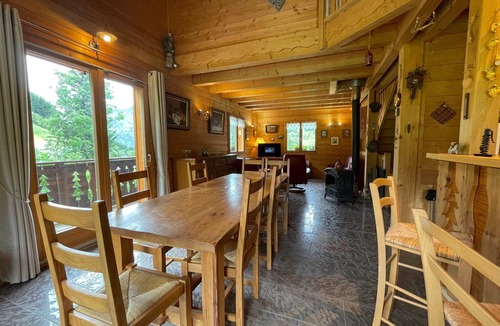 Abondance Ski Chalet | Spacious chalet with WIFI, pets allowed, private garage