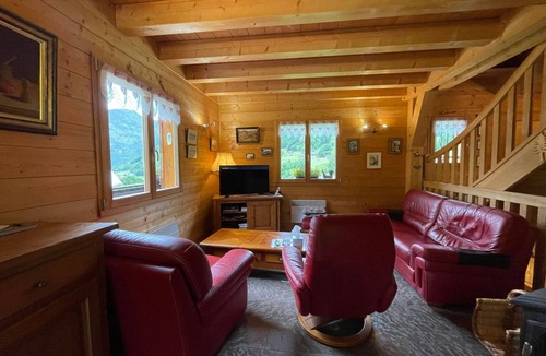 Abondance Ski Chalet | Spacious chalet with WIFI, pets allowed, private garage