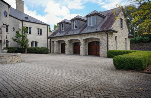 Charleston House | Spacious Charleston Estate with stunning views and all the amenities!