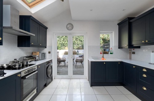 Northampton Apartment | Spacious & Charming 2BR - Perfect Stay