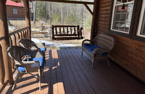 Waterford Cabin | Spacious & Charming Cabin - Close to Ski/Lakes!
