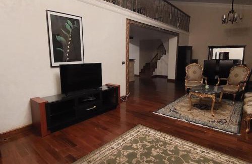 Ash-Shruq Apartment | Spacious cheerful apartment