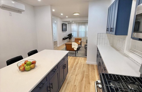 Norwood House | Spacious Chic 4-bedroom house in the brilliant Bronx near Montefiore hospital