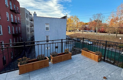Norwood House | Spacious Chic 4-bedroom house in the brilliant Bronx near Montefiore hospital
