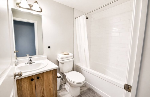 Doon South Condo | Spacious City Retreat | 2BR 2BA · Free Parking · Quiet Neighbourhood · Kitchener