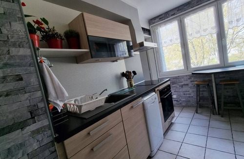 Avignon Apartment | SPACIOUS, CLEAN, COMFORTABLE APARTMENT CLOSE TO TOWN CENTER