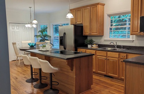 Clemson House | Spacious Clemson House, close to CU, across from Patrick Square, Pet Friendly!