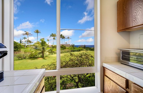 Princeville Condo | Spacious Cliffs Condo: Pool & Ocean View