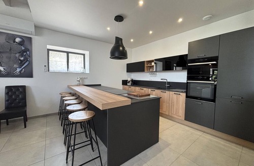 Louroux-Hodement Cottage | Spacious cottage in Auvergne with private pool for 8 guests