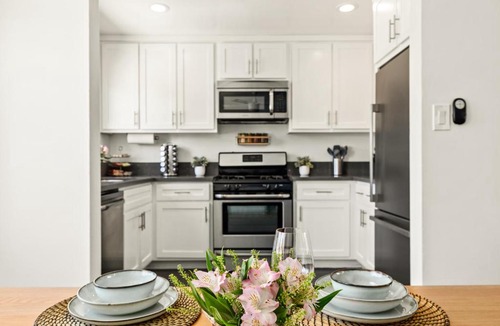 Alamitos Beach Apartment | Spacious Coastal Apartment in a Colorful Community - NRP22-00590