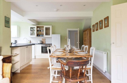Middleton-on-Sea House | Spacious Coastal Family Home, Sleeps 8