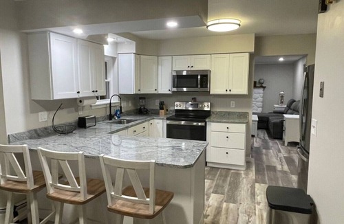 Brewer House | Spacious Colonial | Large Groups | Fire Pit