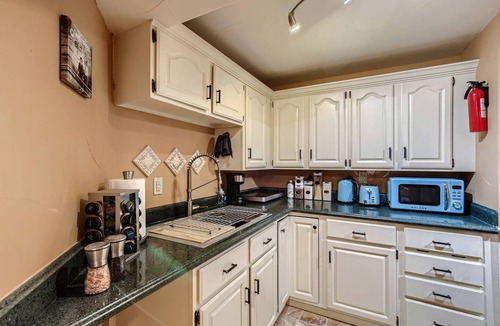 Broomfield House | Spacious Colorado-Themed Garden-Level Suite with Fireplace near Eagle Trace Golf Course in Broomfield, CO