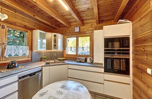Demi-Quartier Ski Chalet | Spacious comfortable chalet in Demi-Quartier, sleeps 13