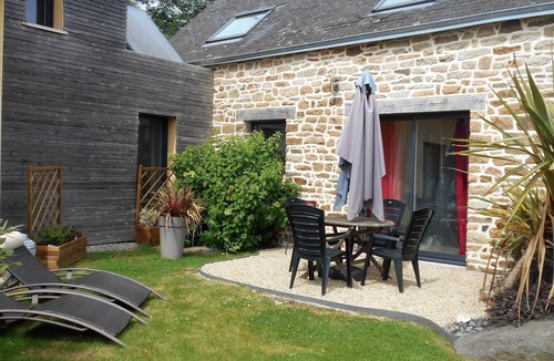 Saint-Evarzec Cottage | Spacious Comfortable Cottage