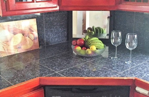 Old Trees Bay Apartment | Spacious Comfortable Apartments Steps From The Beach At Paynes Bay. Sundance