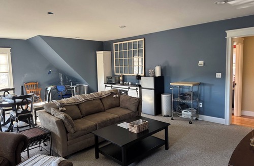 Woburn Apartment | Spacious, Comfortable 1-bedroom sleeps 4 in charming Woburn near Horn Pond