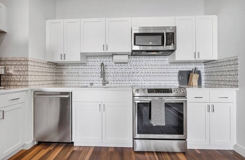 Belltown Condo | Spacious Condo in Belltown with Water Views
