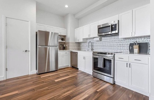 Belltown Condo | Spacious Condo in Belltown with Water Views